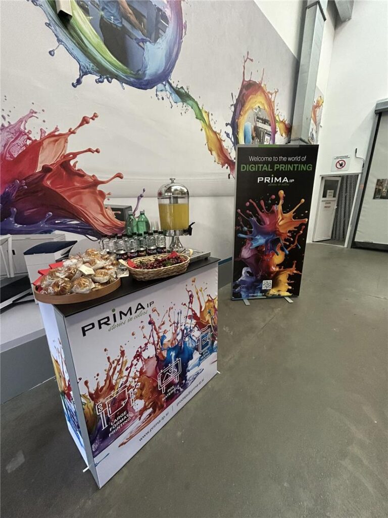 Roll-up stojalo in promocijska postavitev Prima IP